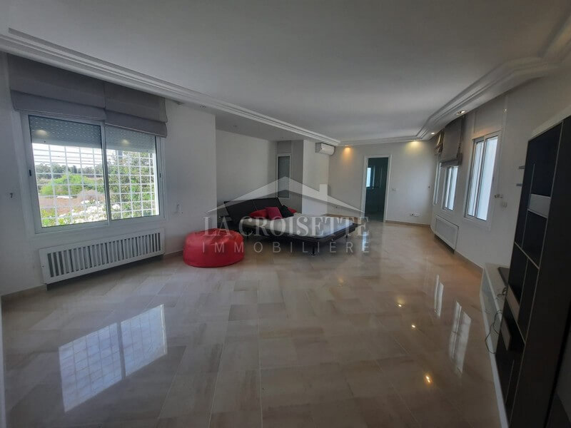 Villa S+4  à La Marsa